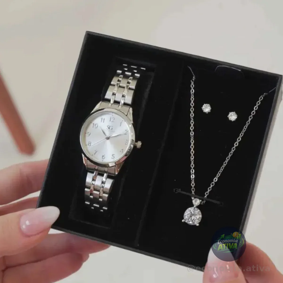 Kit Relógio Colar E Brincos Ponto De Luz Feminino Luxo Silver Saint Germain