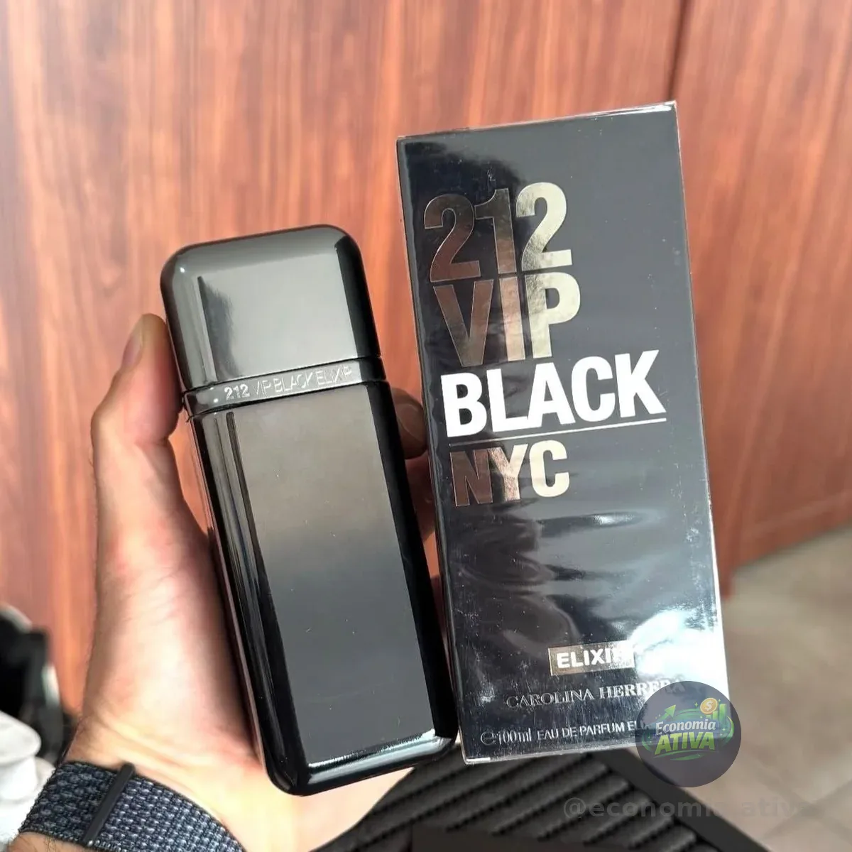 Perfume masculino 212 Vip Black Carolina Herrera 100ml
