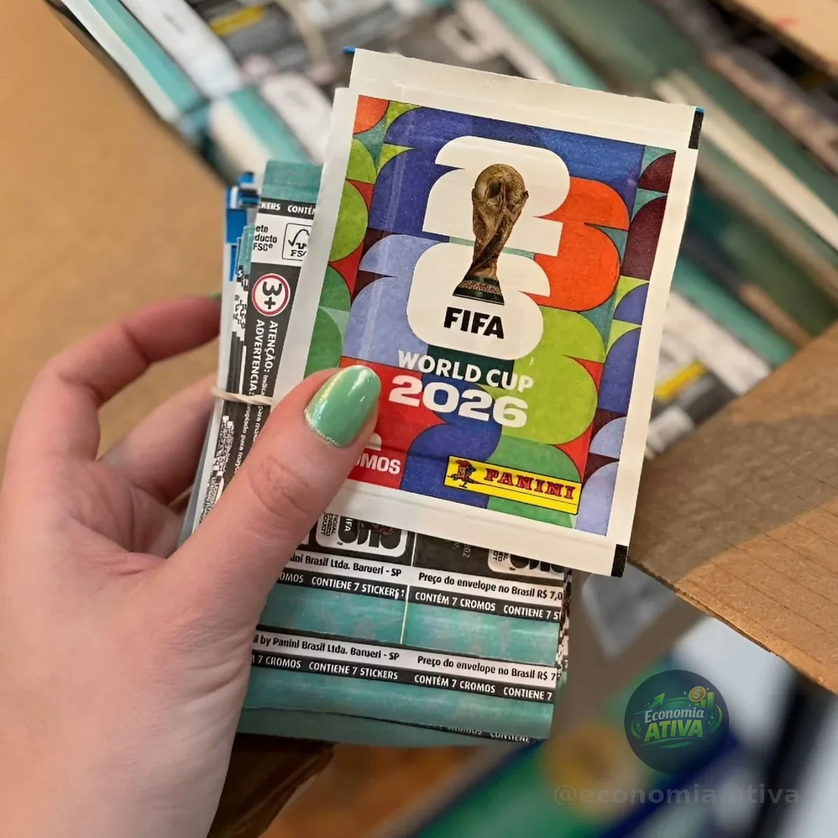 Kit 100 Envelopes (700 Figurinhas) Copa do Mundo 2026 Panini