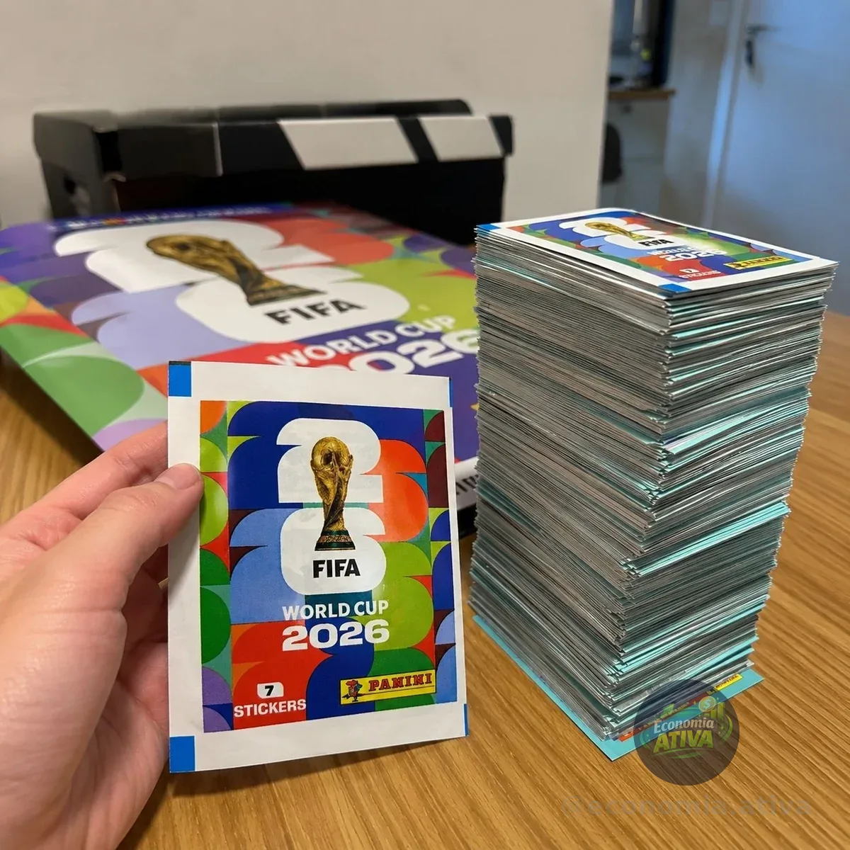 Kit 100 Envelopes (700 Figurinhas) Copa do Mundo 2026 Panini