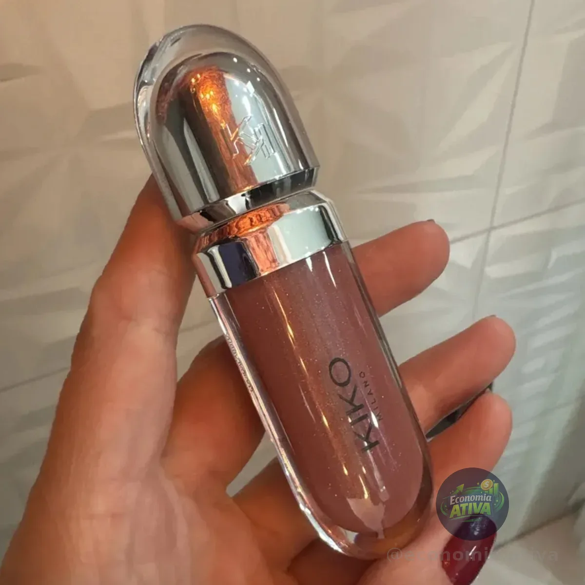 Gloss Hidratante 3D Hydra Kiko Milano Cor 35 Lilás Efeito Brilhante