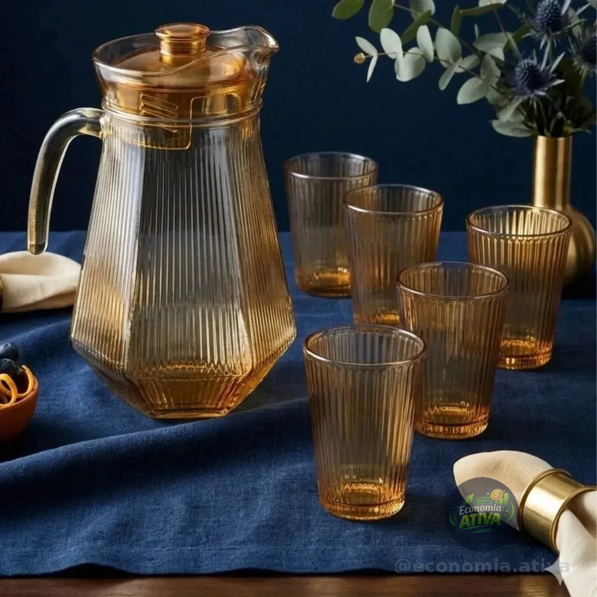 Jarra Com 6 Copos Vidro 7 Peças Kit Suco Água Bebidas Dourado