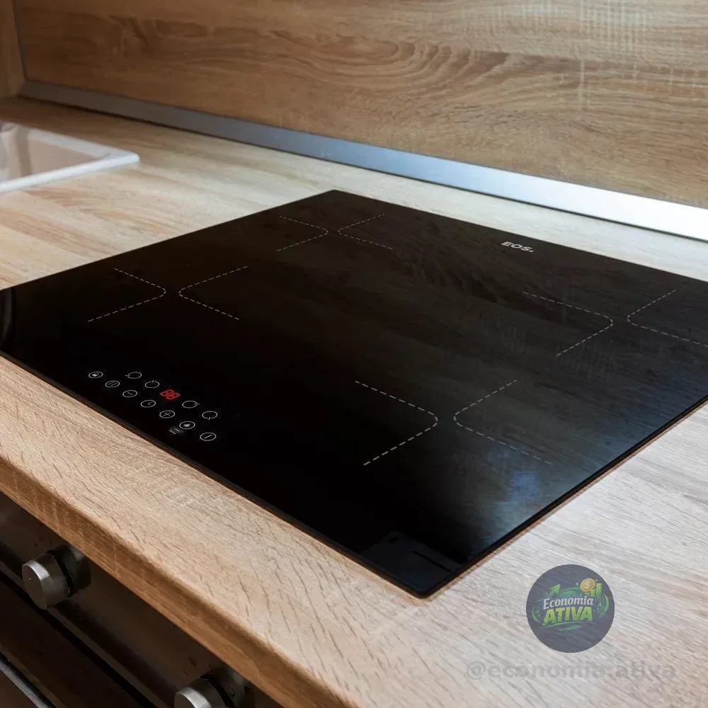 Cooktop de Indução 4 Bocas Eos com Painel Touch Preto 7200w Eci04ep3 220v