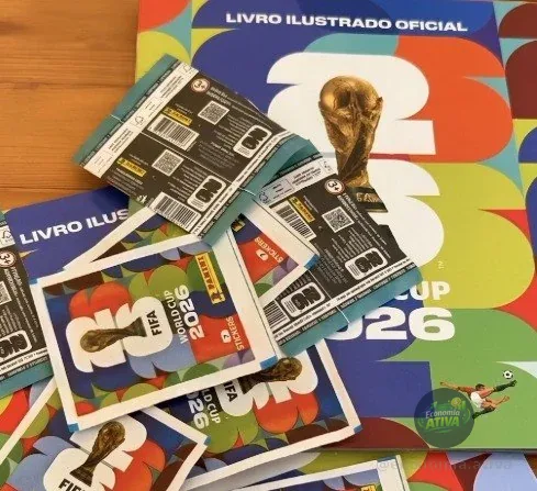 Kit Álbum Brochura + 12 Envelopes de Figurinhas Copa do Mundo da FIFA 2026