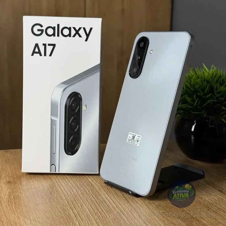 Celular Samsung Galaxy A17, 128GB, 4GB, 50MP Tela 6.7", IP54 - Cinza