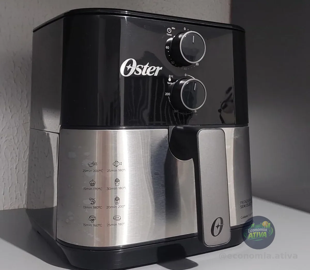 Fritadeira Sem Óleo Oster 127V - OFRT520, PRETO