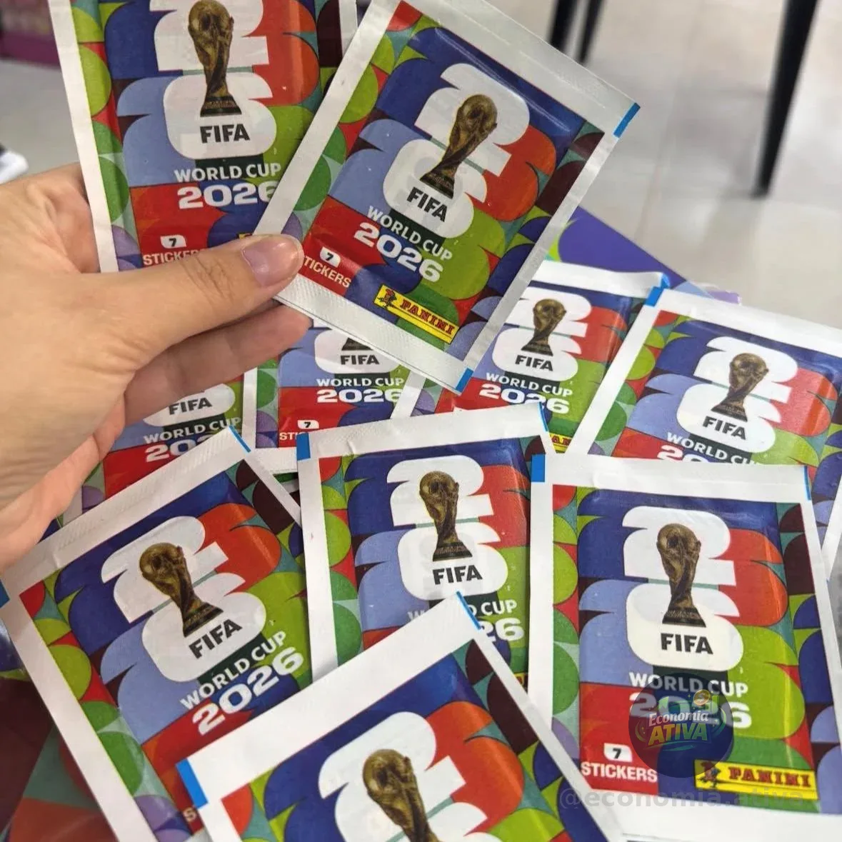 Figurinhas Panini da Copa do Mundo 2026 - 100 Envelopes com 7 Figurinhas Display
