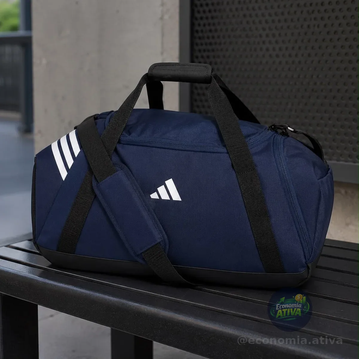 Mala Esportiva Duffel Grande Tiro adidas Azul Liso