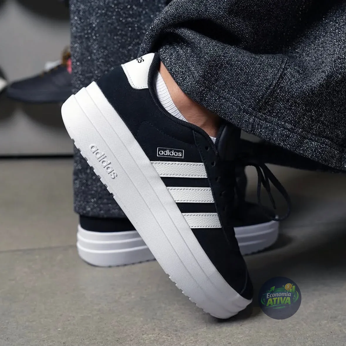 Tênis Adidas VL Court Bold Feminino