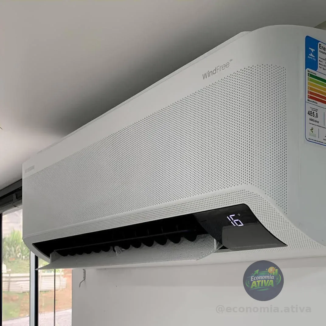 Ar Condicionado Split Inverter Samsung WindFree AI Pro 12000 BTUs Quente e Frio 220V AR60H12C1AWNAZ