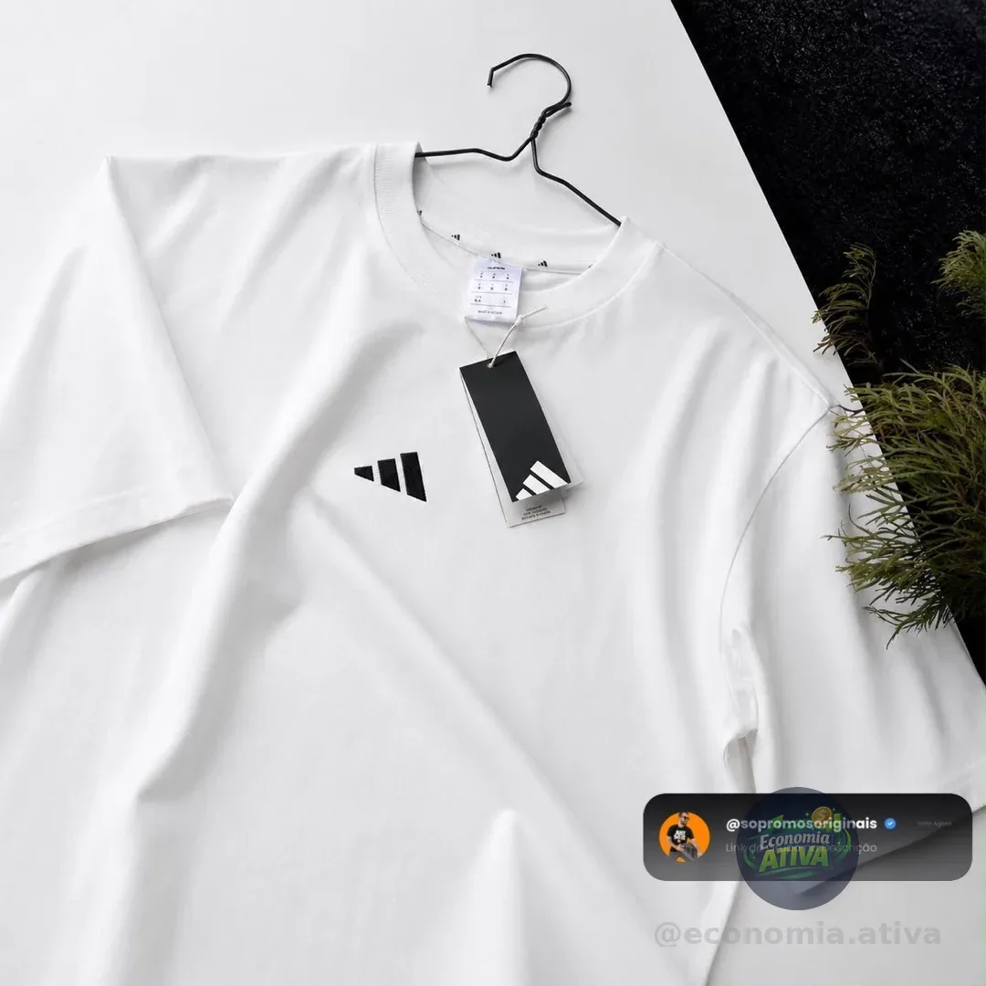 Camiseta Essentials Small Logo adidas