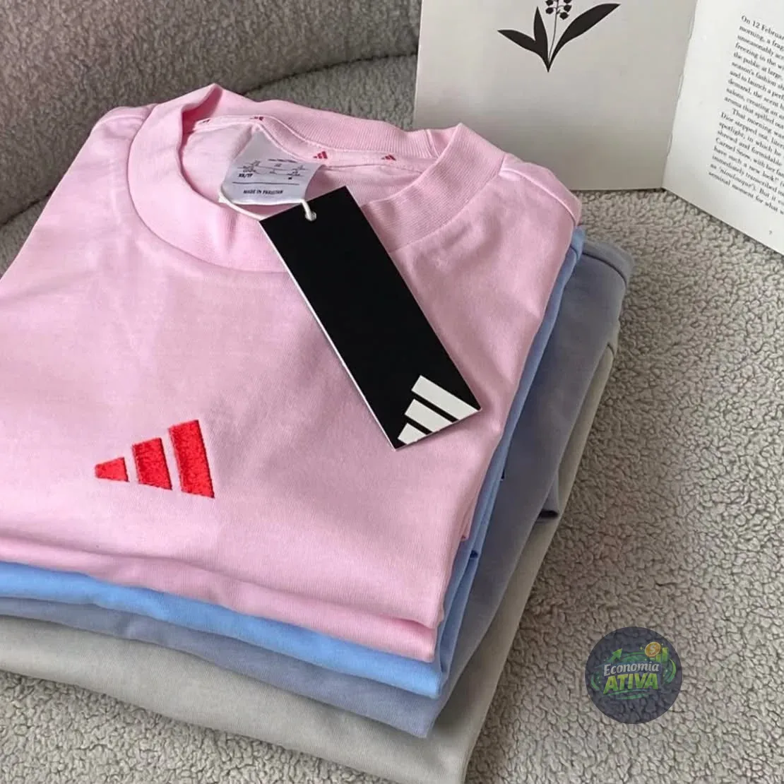 Camiseta Baby Look Essentials Três Listras Slim Adidas