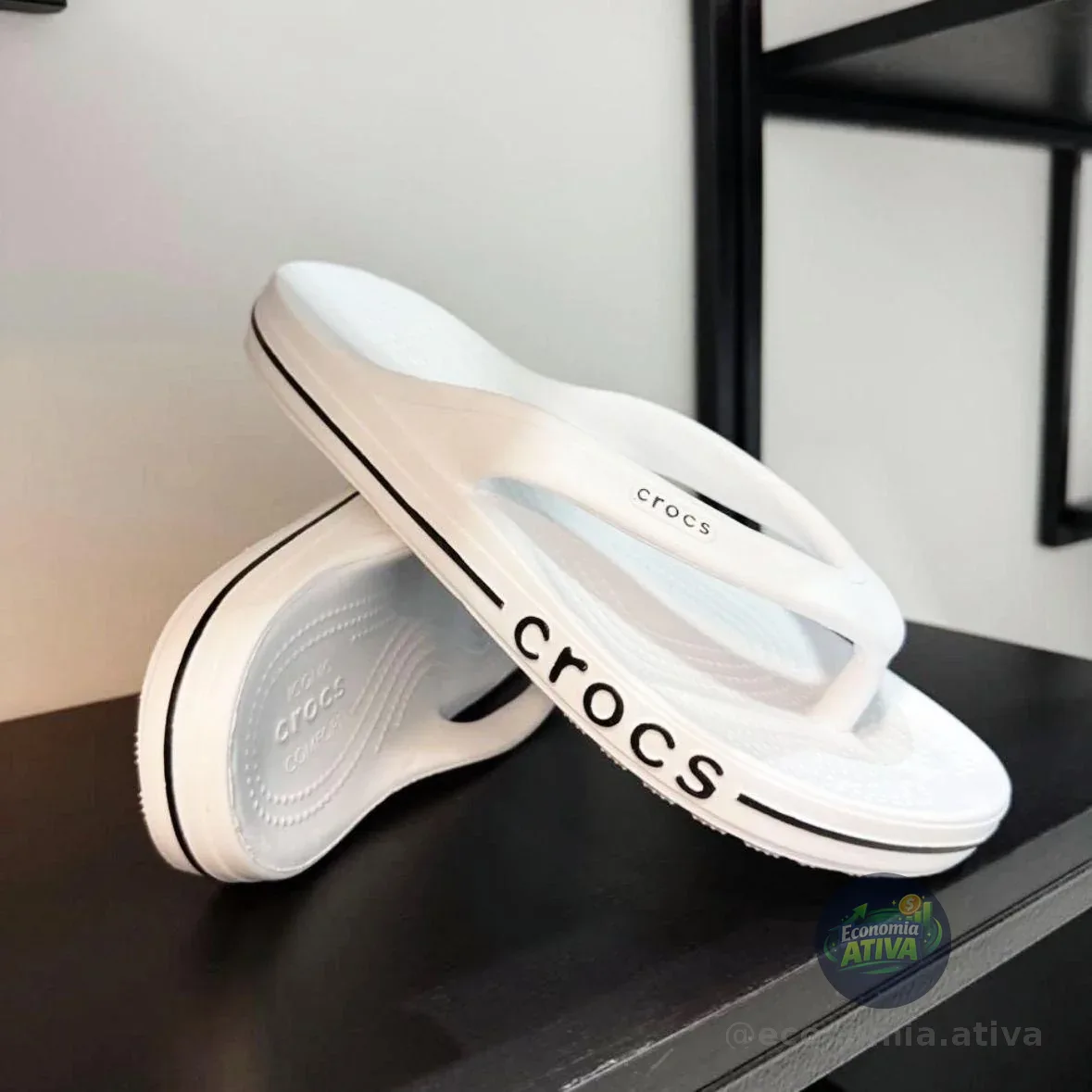 Chinelo Crocs Crocband Flip