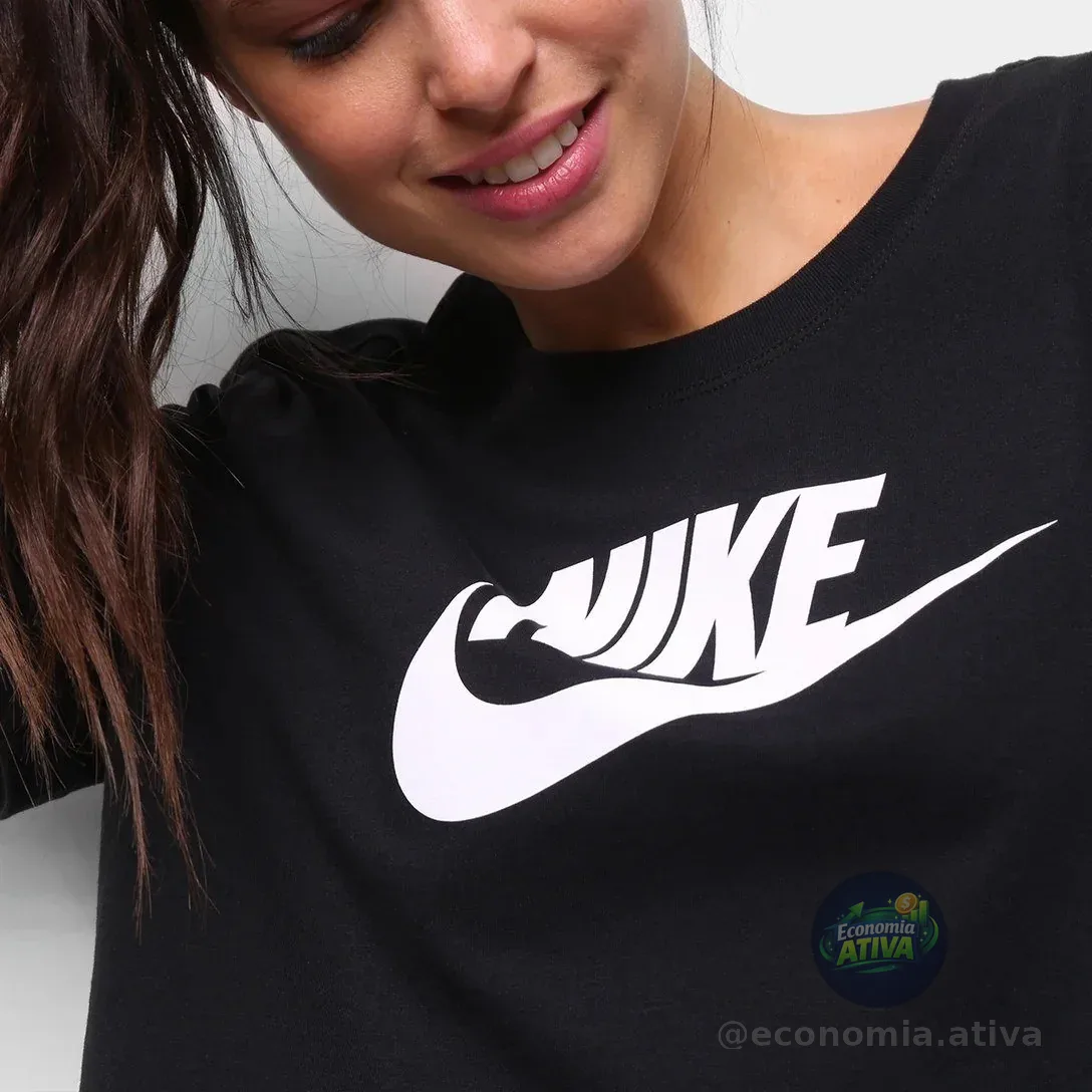 Camiseta Cropped Nike Sportswear Essential Feminina (2 cores)