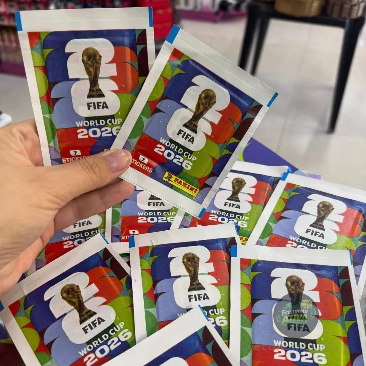 Kit com 12 Envelopes (84 Figurinhas) Copa do Mundo FIFA 2026