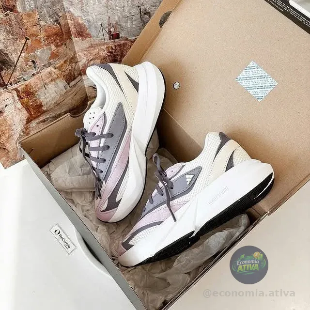 Tênis Lightblaze adidas