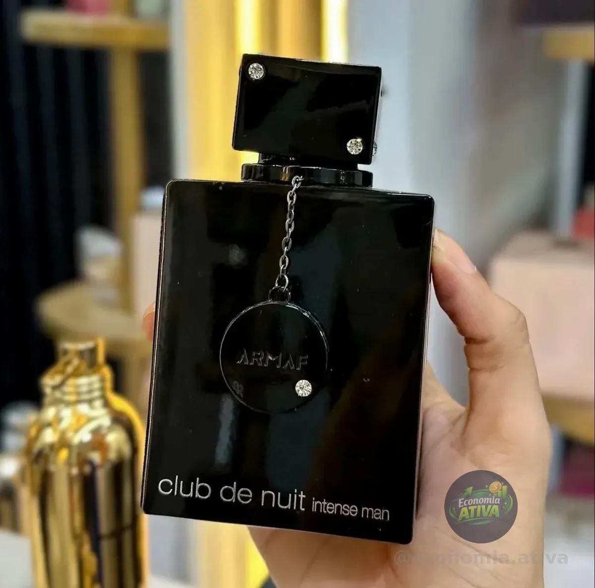 Perfume Árabe Club De Nuit Intense EDP 105ml