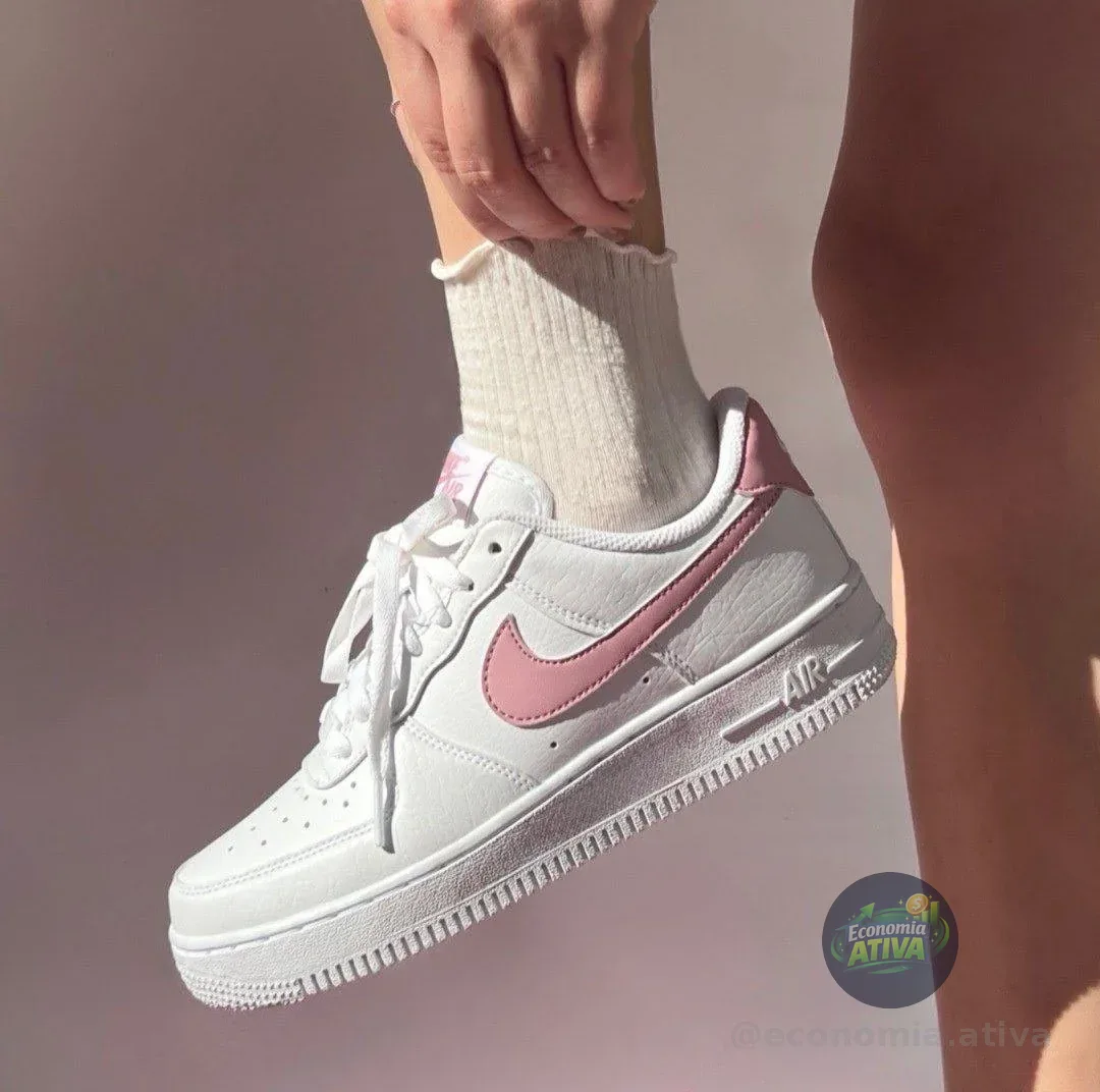 Tênis Nike Air Force 1 "07 Feminino