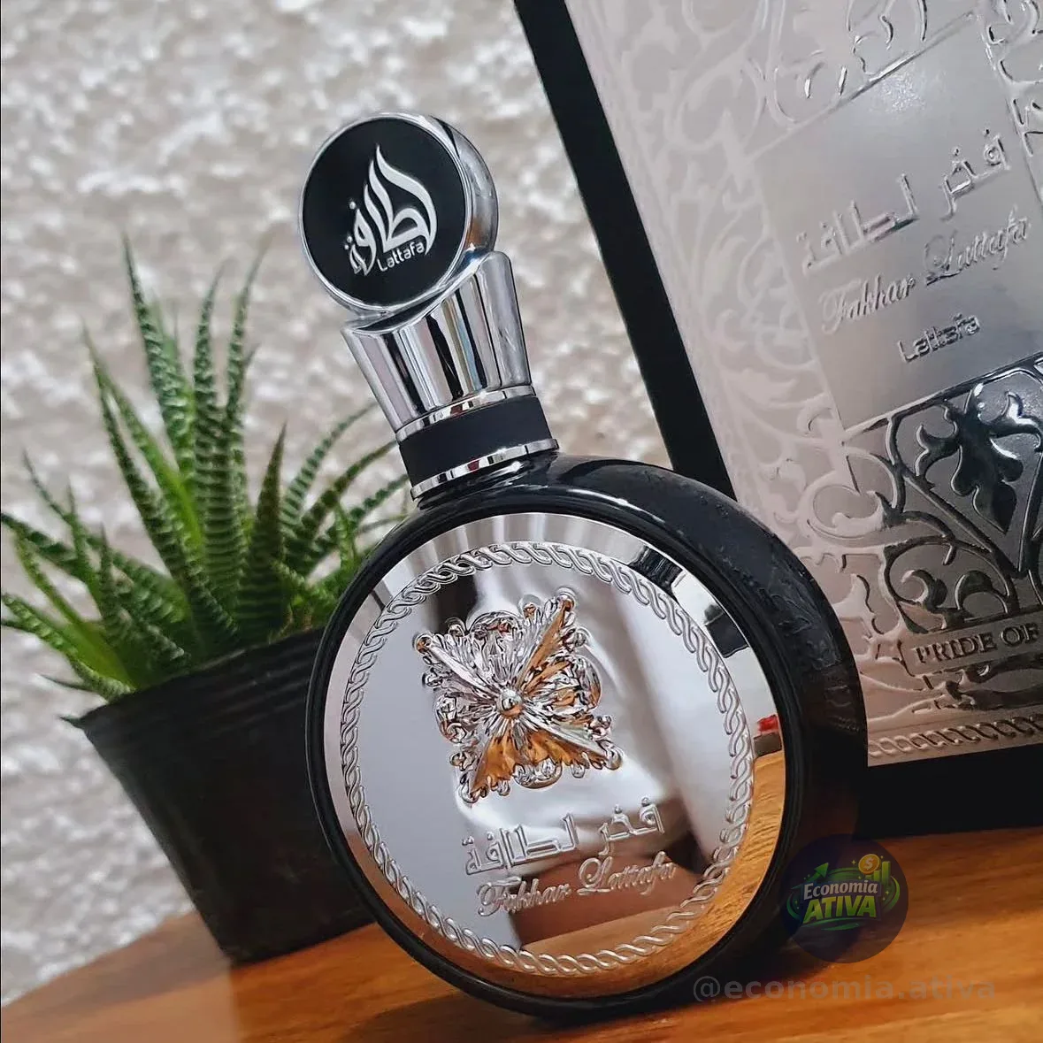 Perfume Árabe Masculino Fakhar Black EDP 100 Ml