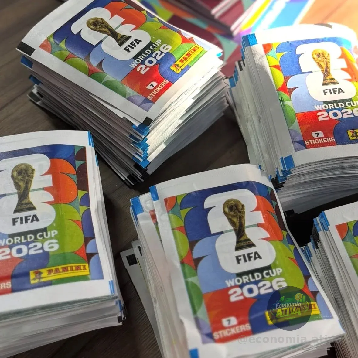 Kit com 60 Pacotes (420 figurinhas) Copa do Mundo 2026 Panini