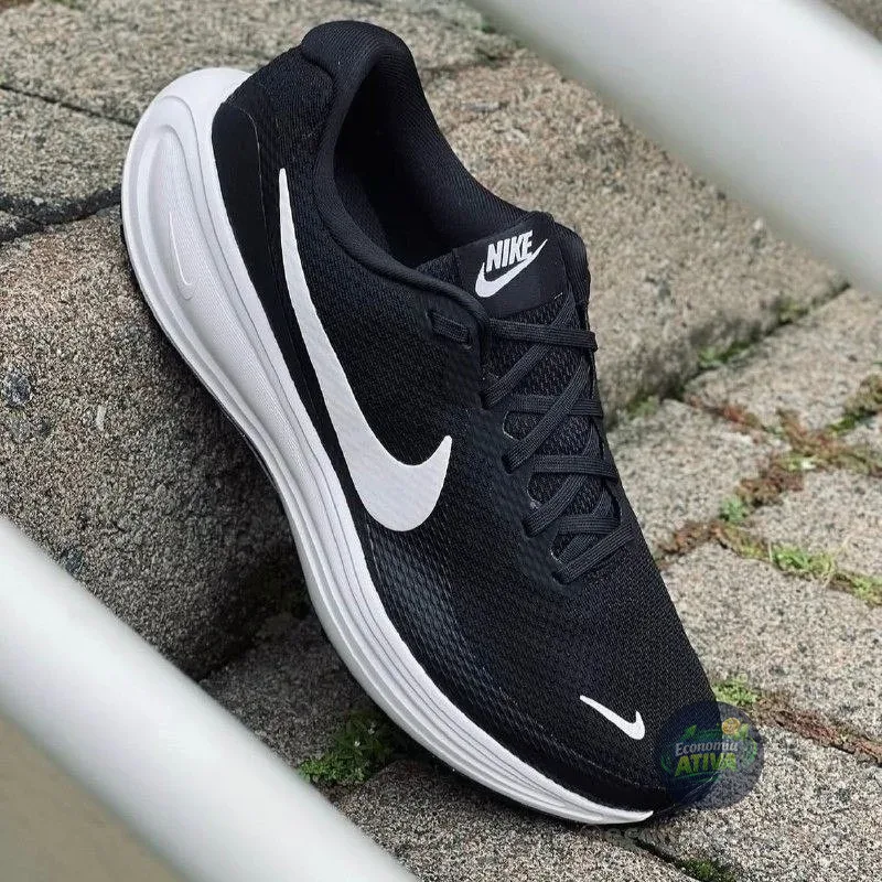 Tênis Nike Revolution 8