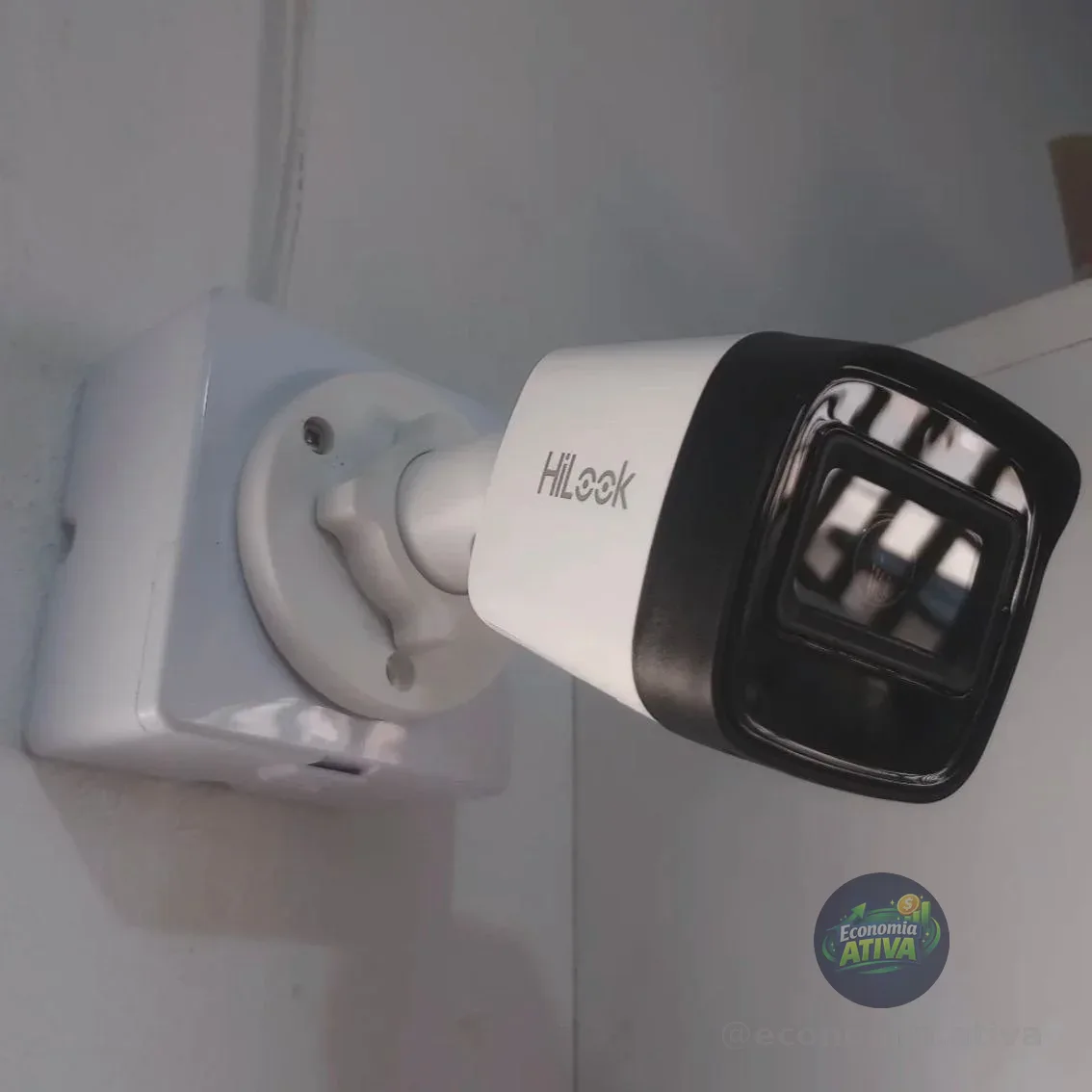 Câmera Bullet 1080p 25m 2.8mm Thc-b120-pic Hilook Hikvision Branco