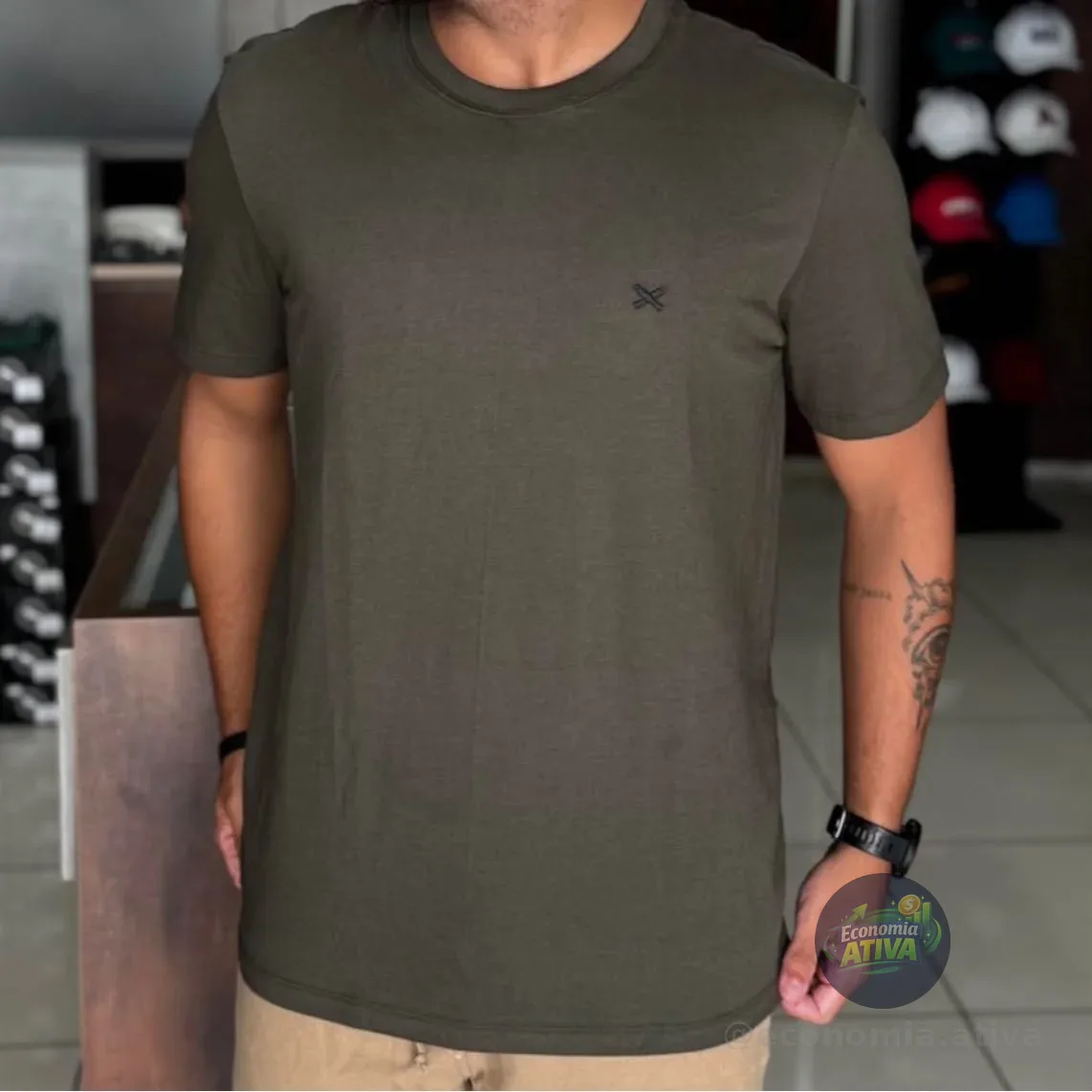 Camiseta Hering World bordado