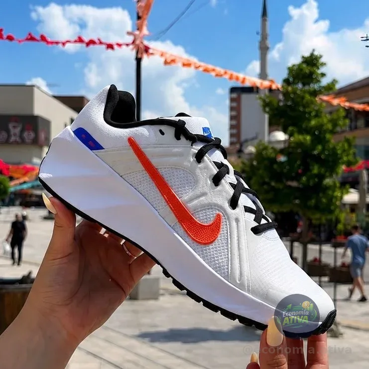 Tênis Nike Metro Tek