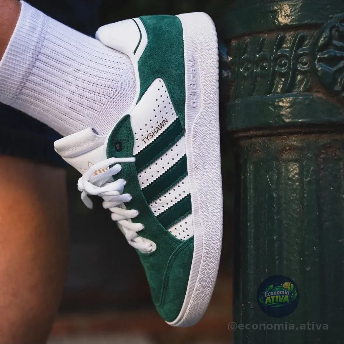 Tênis Adidas Tyshawn Low