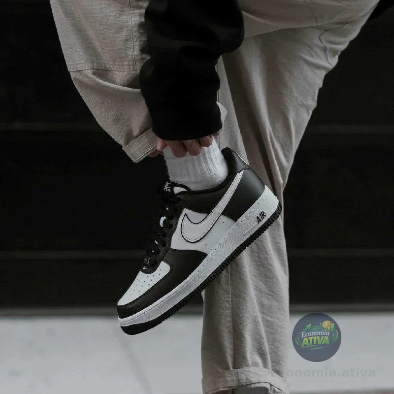 Tênis Nike Air Force 1 '07