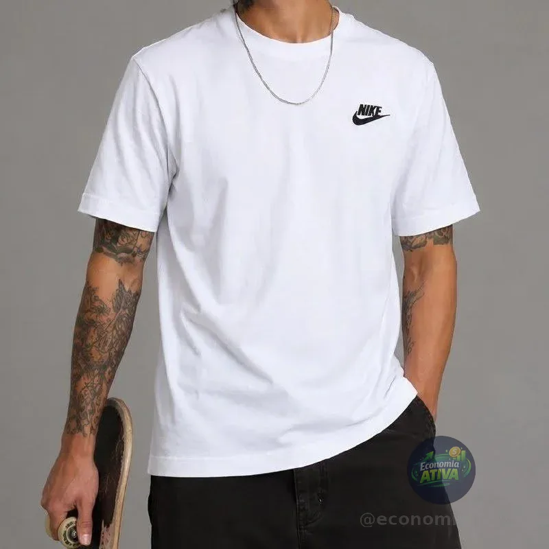 Camiseta Nike Sportswear Club