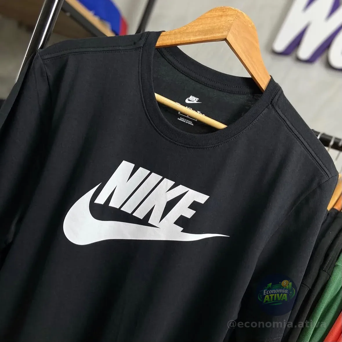 Camiseta Nike Sportswear Icon Futura
