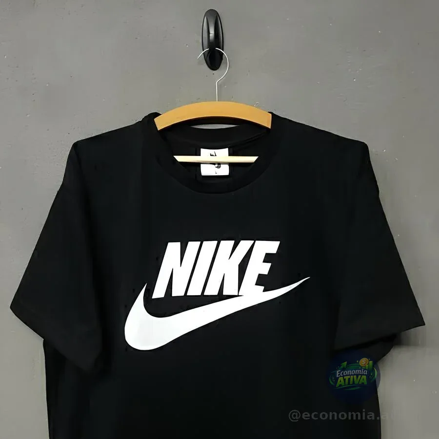 Camiseta Nike Sportswear Icon Futura
