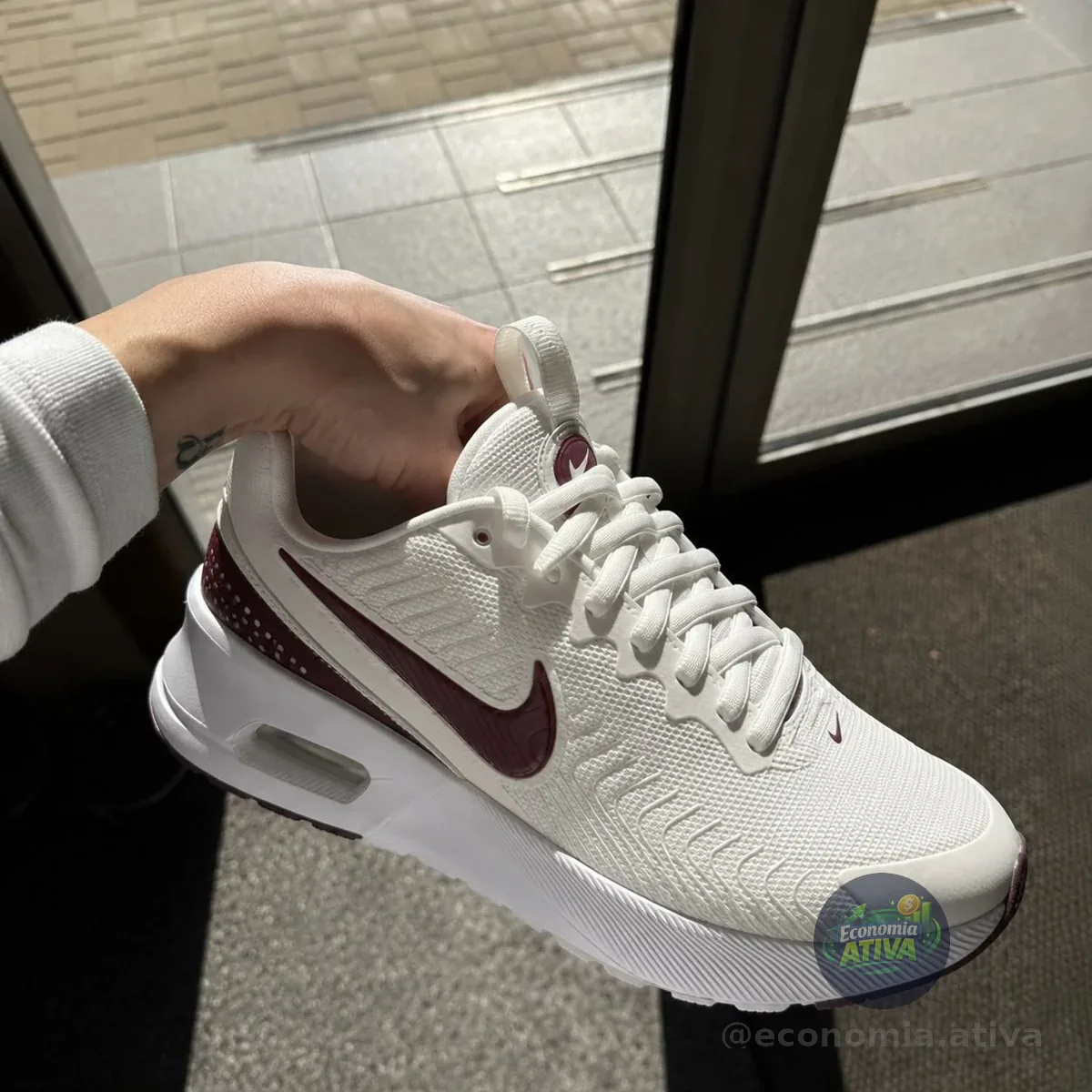 Tênis Nike Air Max Nuaxis Feminino