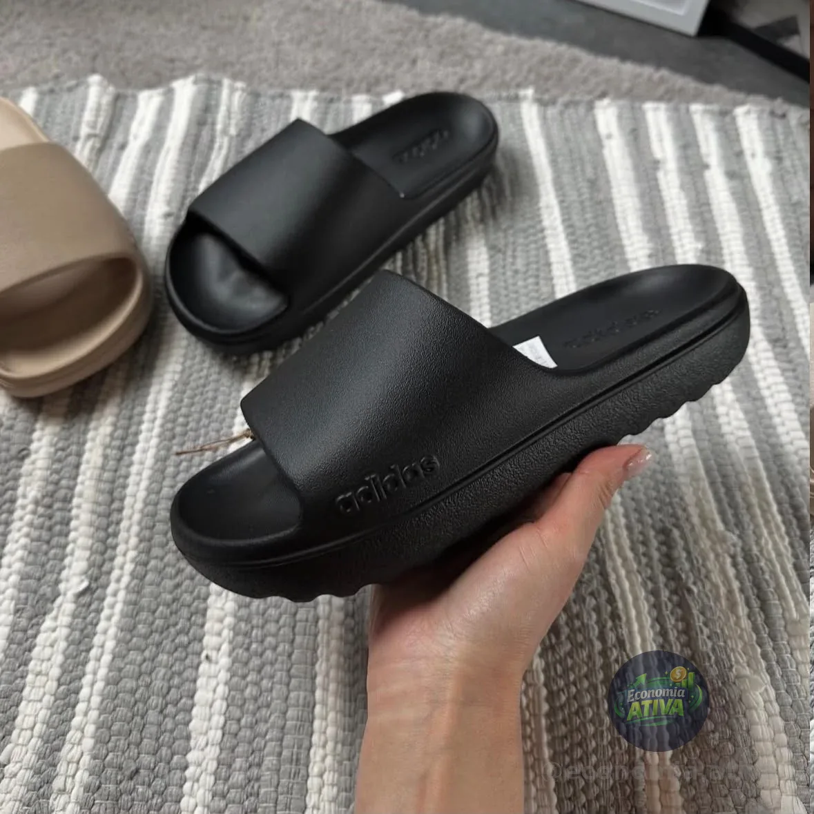 Chinelo Adilette Lumia adidas