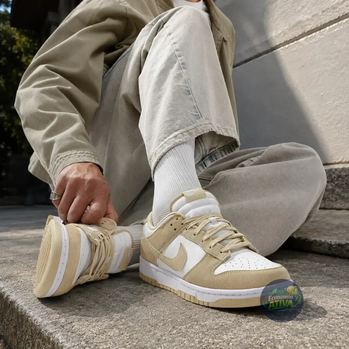 Tênis Nike Dunk Low Suede “Team Gold”