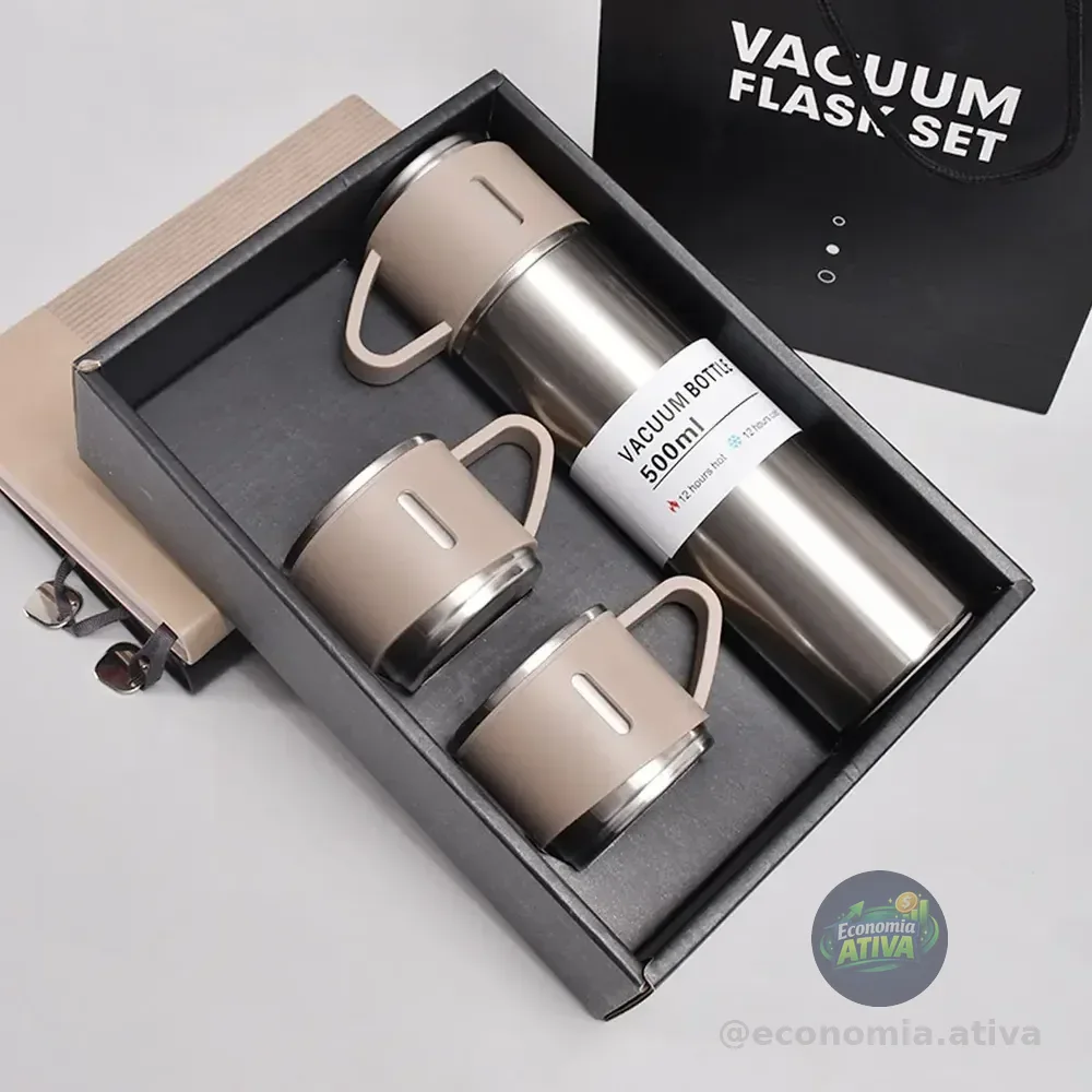 Garrafa Térmica 500ml Com Kit 3 Xícara Café Chá Cor Prata/bege