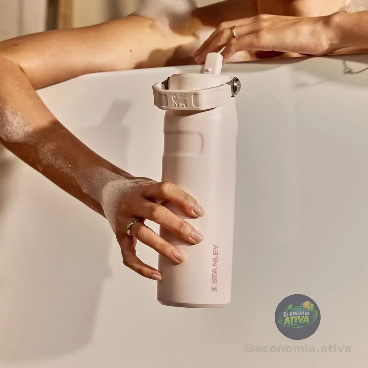 Garrafa Térmica Aerolight Flip Straw 473 Ml Rose Quartz Stanley