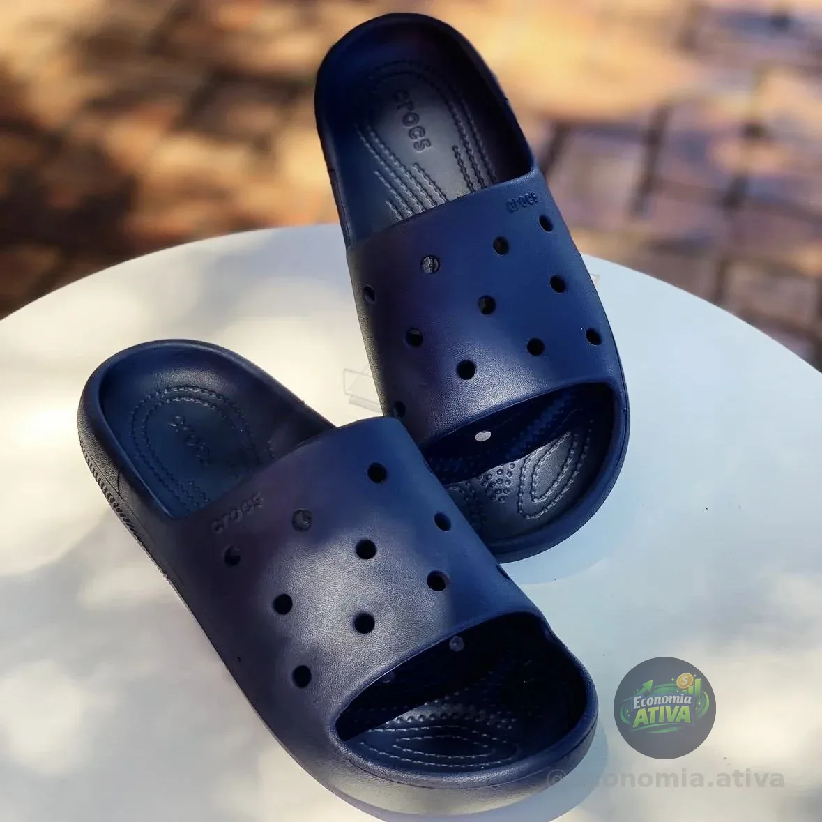 Chinelo Crocs Classic Slide Navy