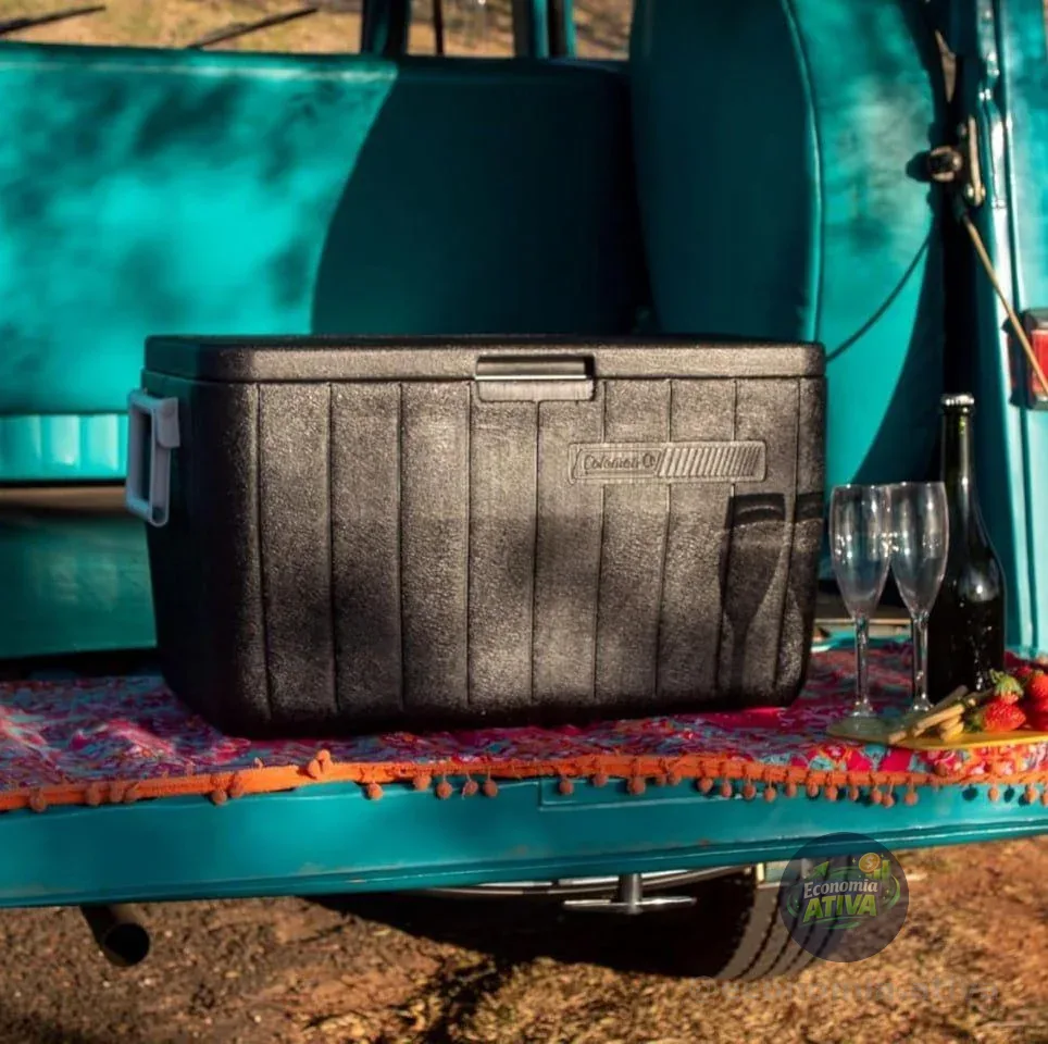 Caixa Térmica 48QT 45,4L All Black Coleman