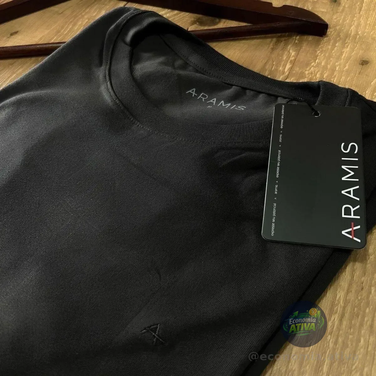 Camiseta Aramis Básica Preto