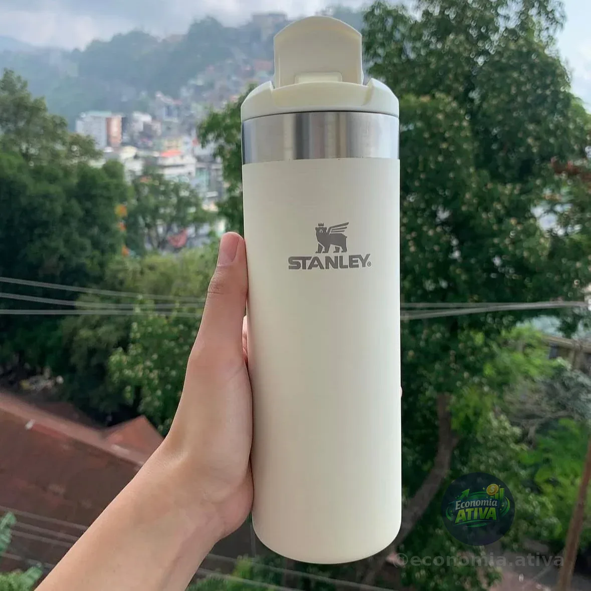 Garrafa Térmica Stanley Aeroligt Transit | 591ml Cor Creme Cream