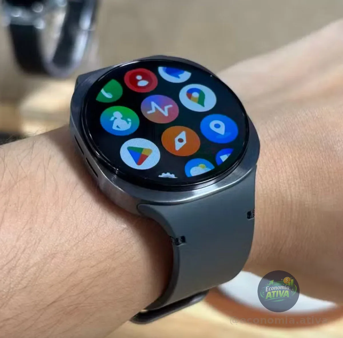 Smartwatch Samsung Galaxy Watch 8 44mm, Com Gps E Nfc, Em Alumínio Cinza-escuro Milanês
