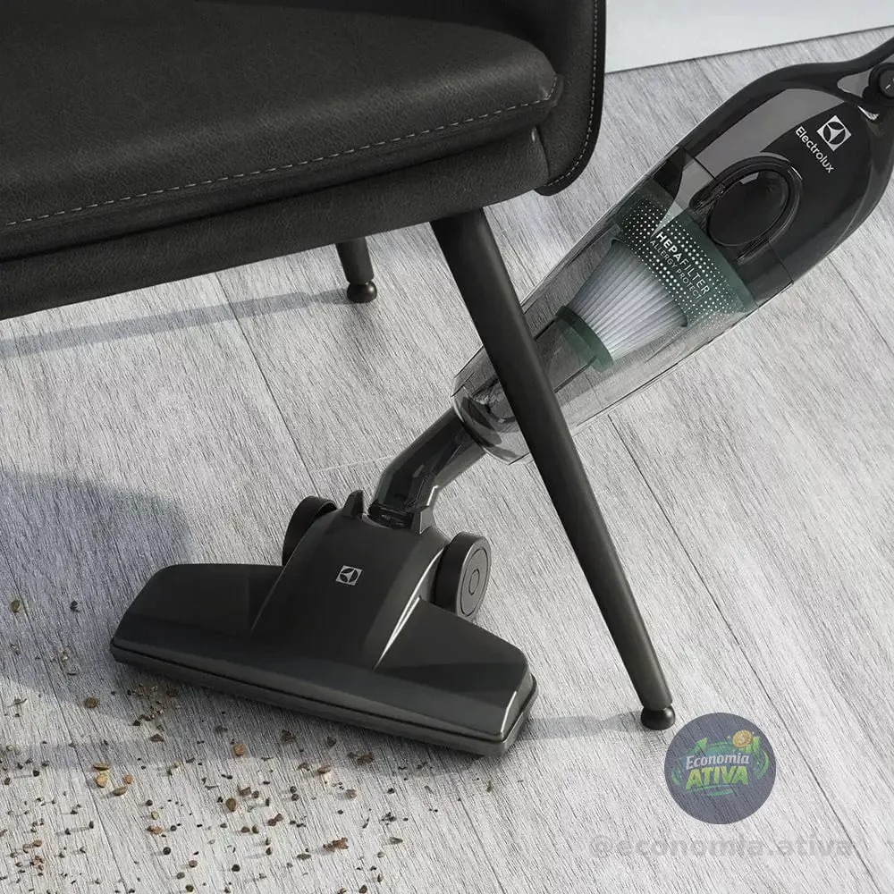 Aspirador De Pó Vertical Com Fio Portátil De Mão 2 Em 1 Com 1.100w De Potencia Cabo 5m Capacidade 1,2l Filtro Hepa Electrolux Stk12 Preto 127v