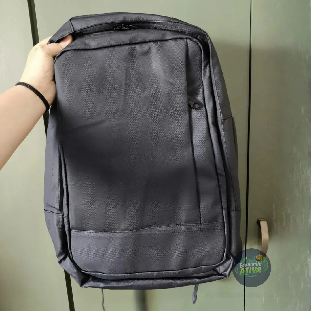 Mochila Dos Homens Com Faixa Impermeável Para Expansão Preto Liso