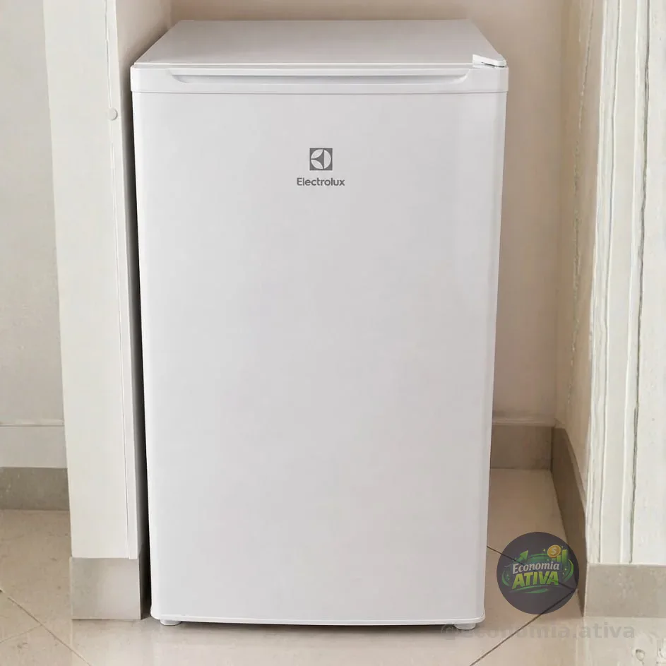 Frigobar Electrolux 122L Branco Efficient com Controle de Temperatura 220v EM120