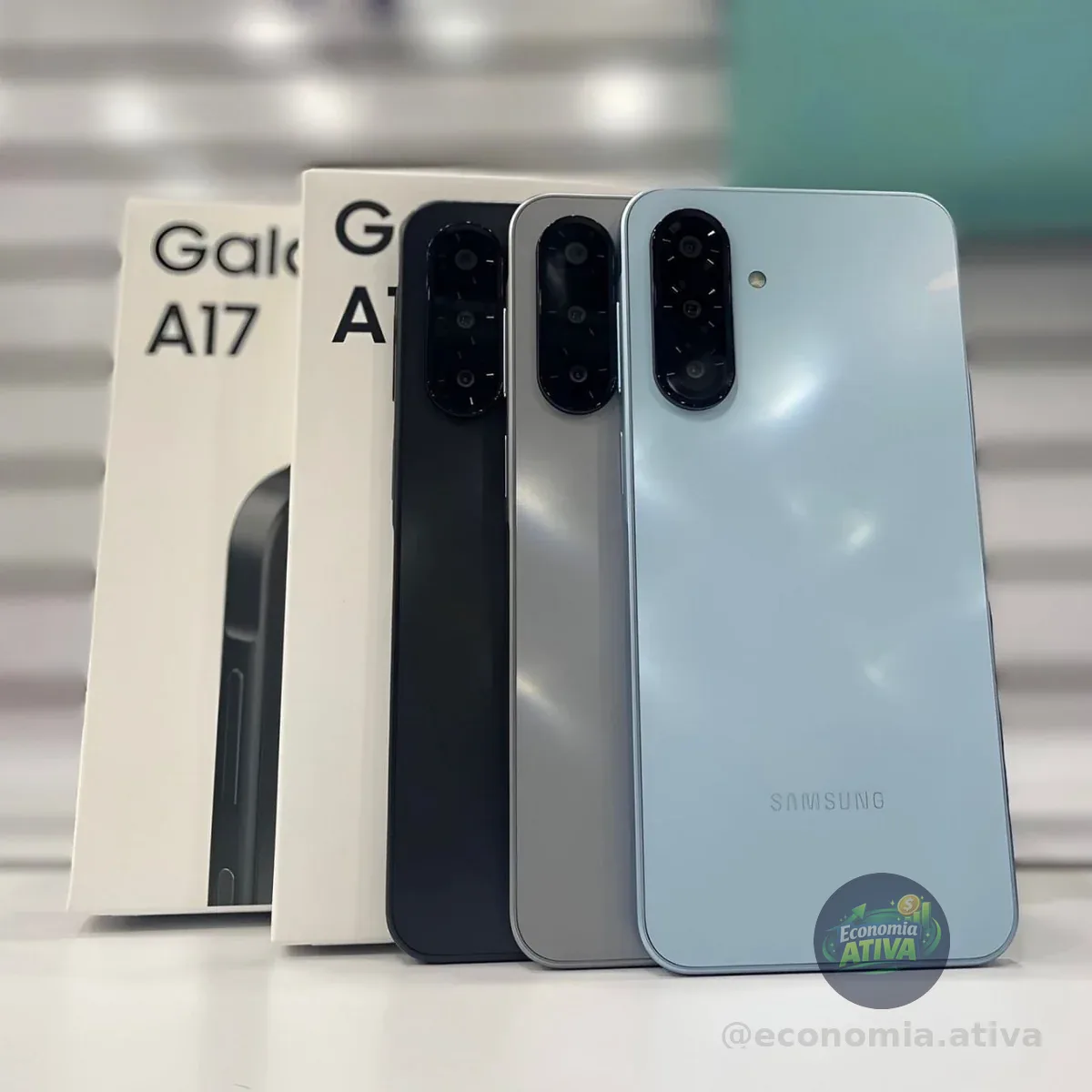 Celular Samsung Galaxy A17, 128GB, 4GB, 50MP Tela 6.7", IP54 - Cinza