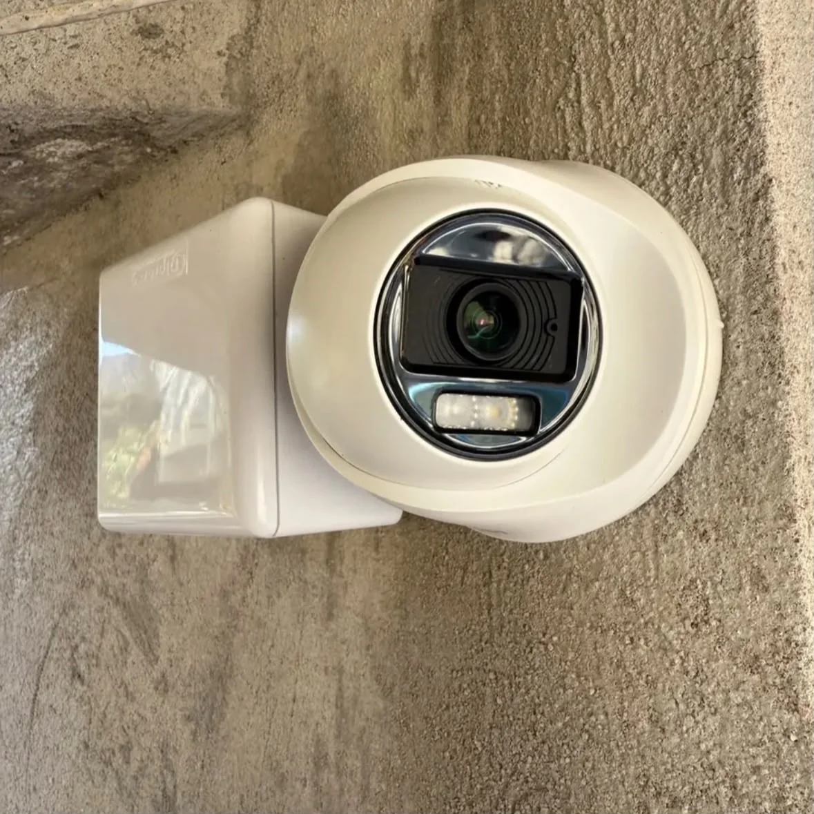 Câmera Analógica Dome Hilook Thc-t127-lpc(2.8mm) Branco