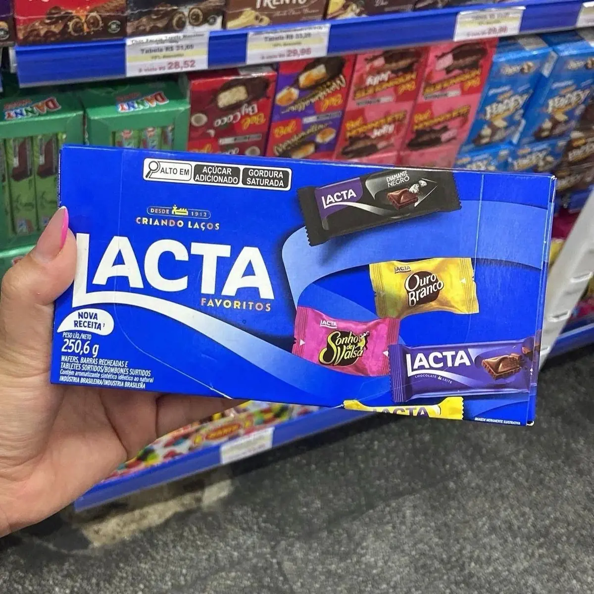 Caixa Lacta Favoritos 250g