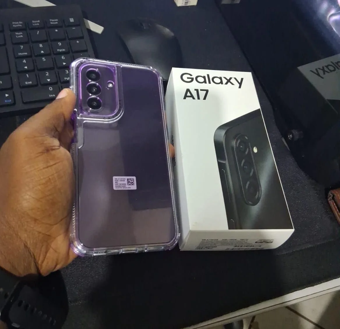 Celular Samsung Galaxy A17, 128GB, 4GB, 50MP Tela 6.7", IP54 - Preto